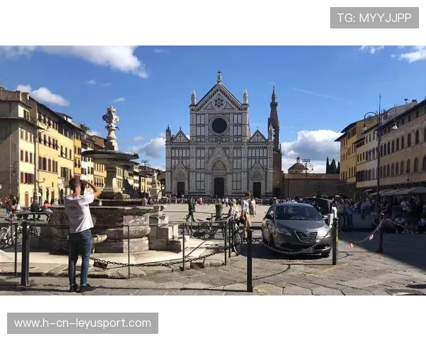 佛罗伦萨依靠连续短传打出配合美感